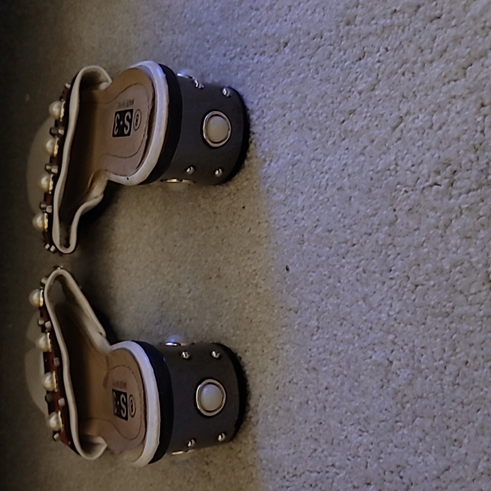 Shoes - Picture 2 of 3